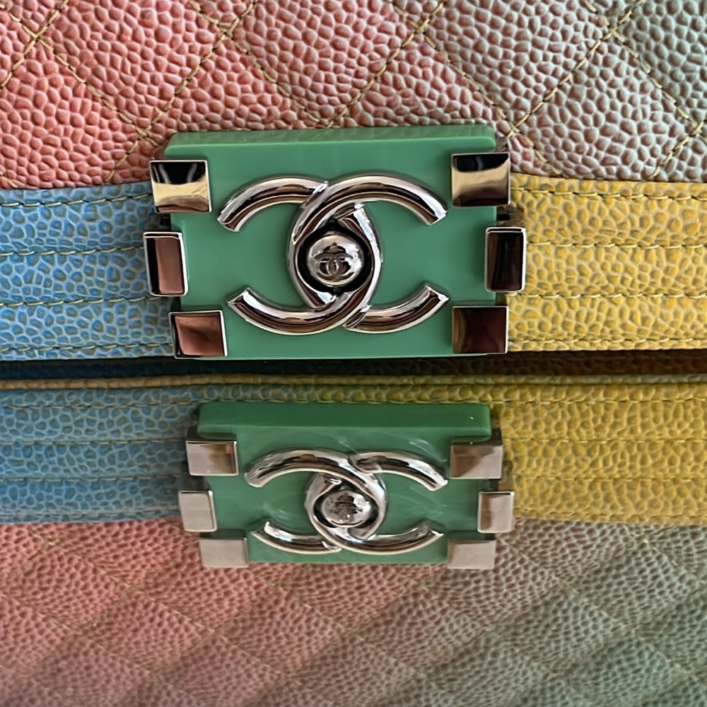 Chanel Medium 2017 Rainbow Boy Bag Perfect Colors! 🌈 - Picture 9 of 16